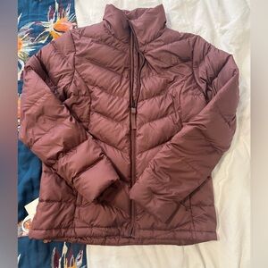 The North Face Women's Puffer Jacket - Burgundy